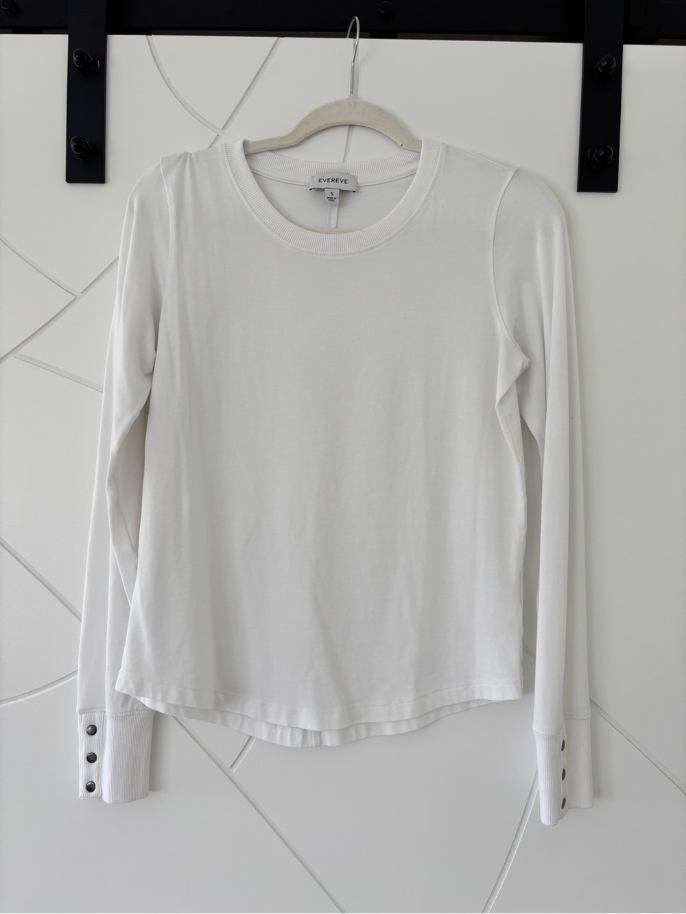 Evereve White Long-Sleeve Crewneck Top with Snap Cuffs White Sz Small